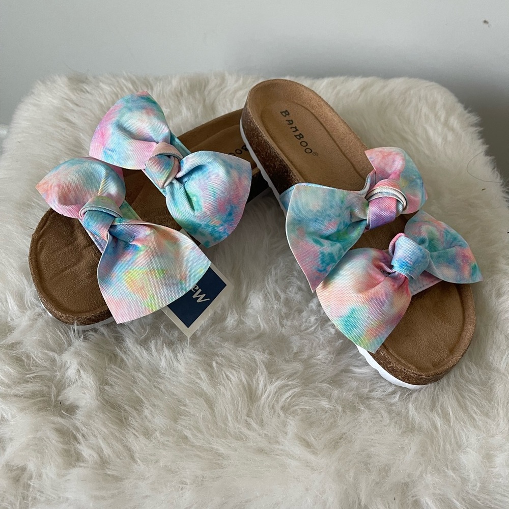 NWT Tye dye bow sandals